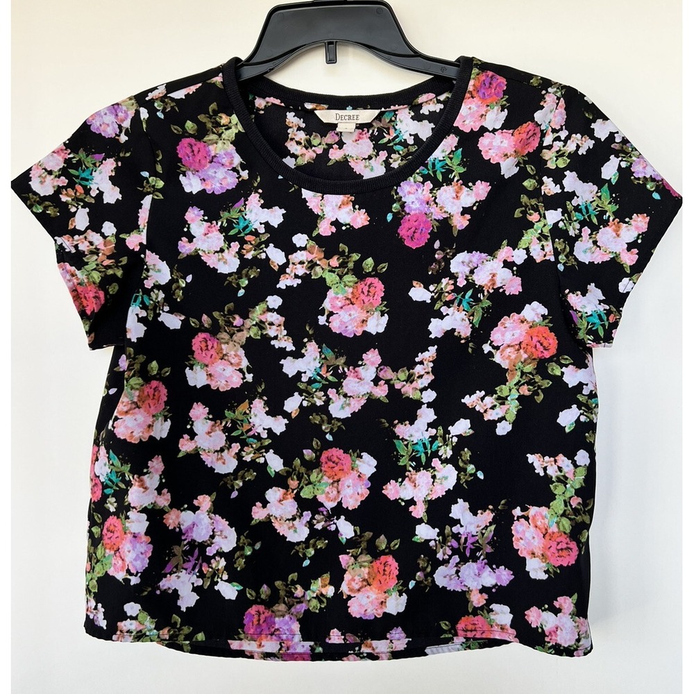 Decree black floral cropped Y2k Vibes Print  Sz‎ Medium lightweight short sleeve
